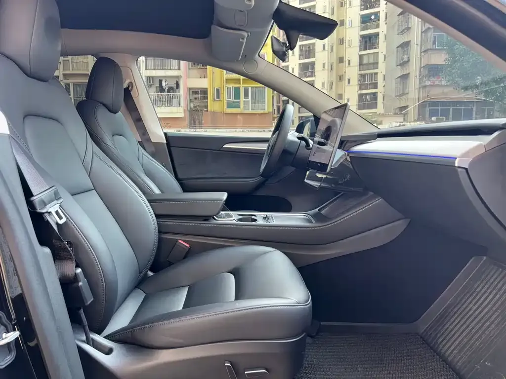 Tesla Model Y 2023 из CN, фото 2