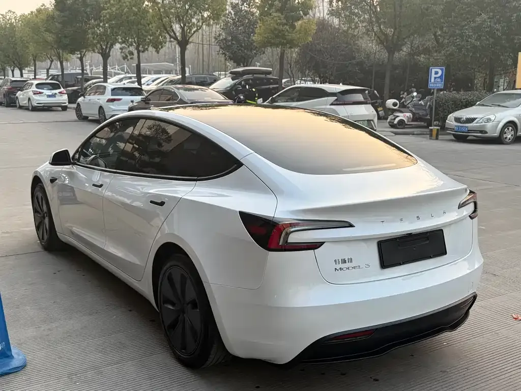 Tesla Model 3 2024 из CN, фото 5