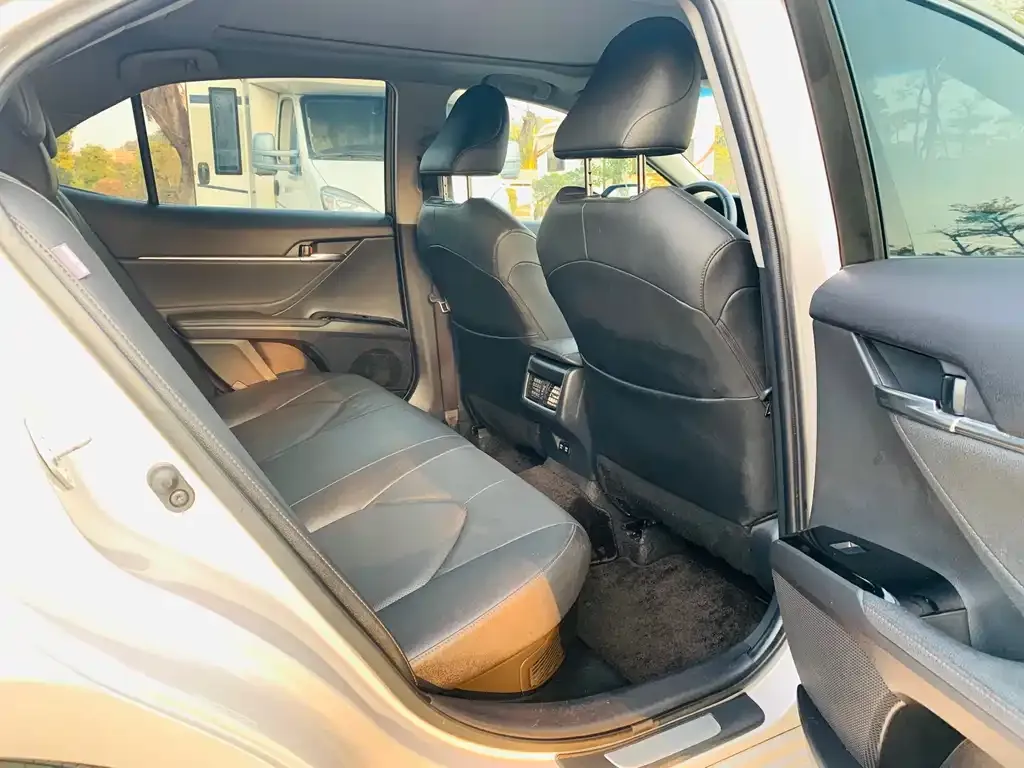 Toyota Camry 2021 из CN, фото 2