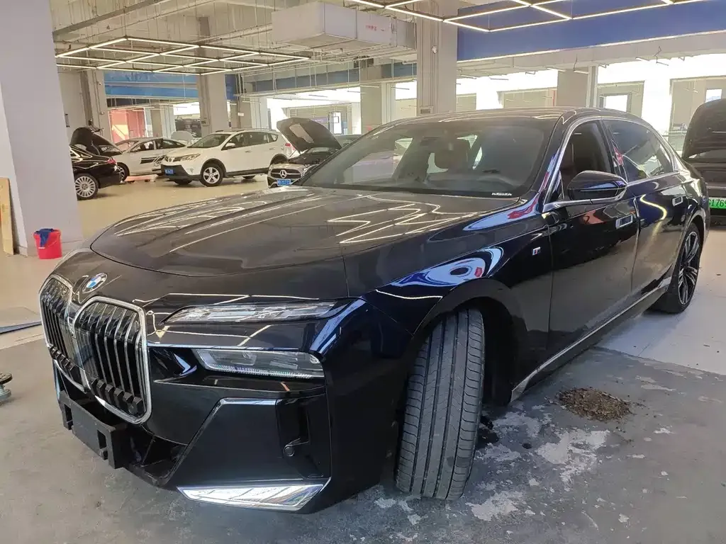 BMW 7 Series 2024 из CN, фото 1
