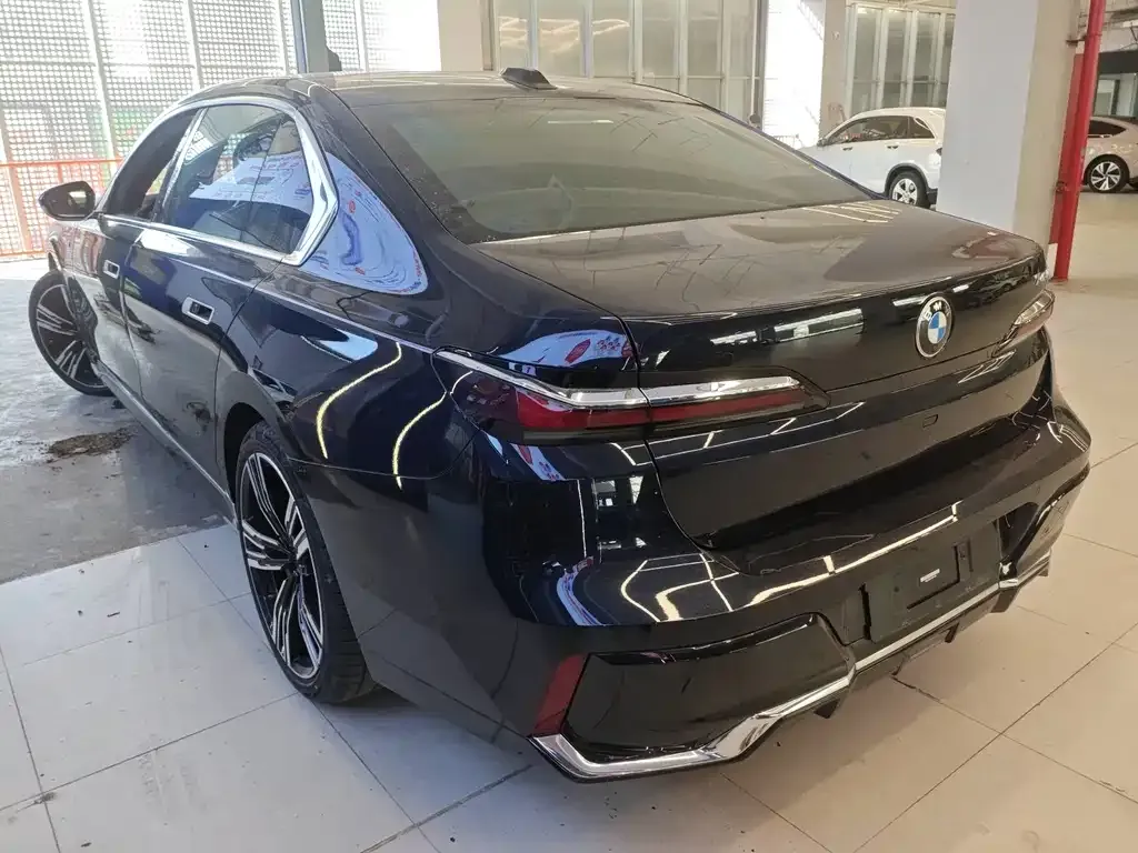 BMW 7 Series 2024 из CN, фото 8