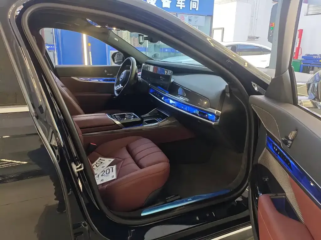 BMW 7 Series 2024 из CN, фото 4
