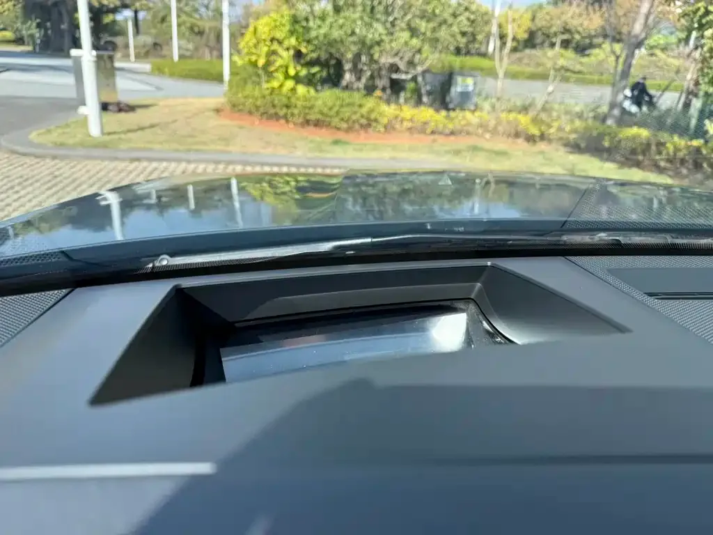 Audi A7L 2023 из CN, фото 9