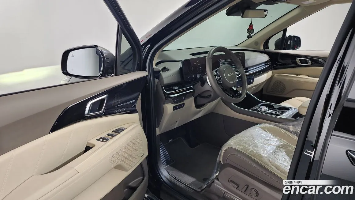 Kia Carnival — фото 10