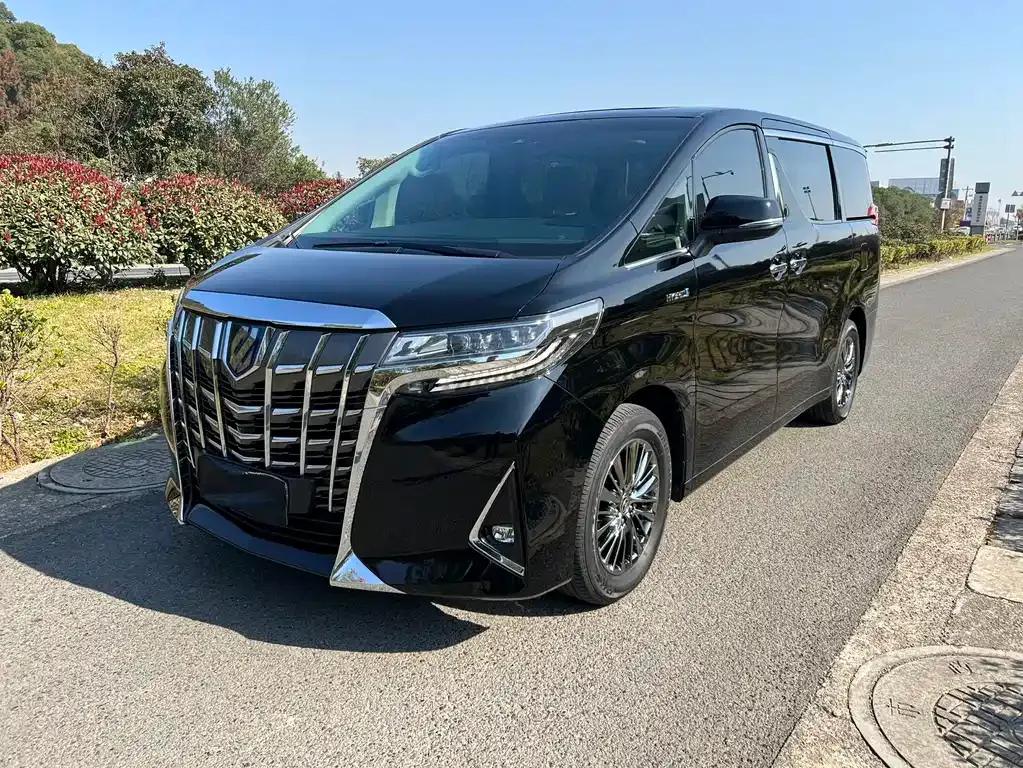 Toyota Alphard 2023 из CN, фото 1