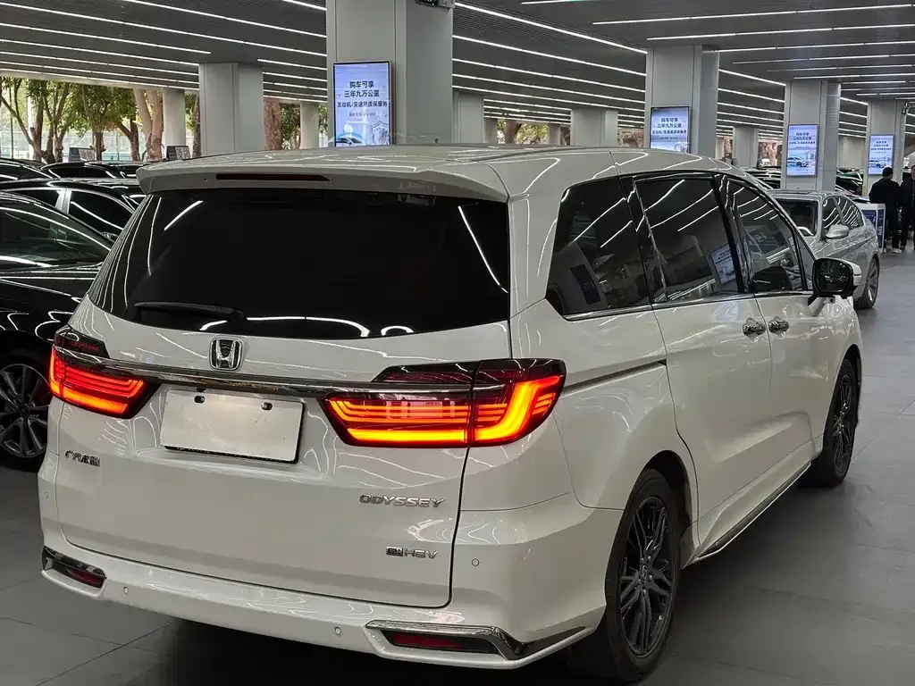 Honda Odyssey 2024 из CN, фото 4