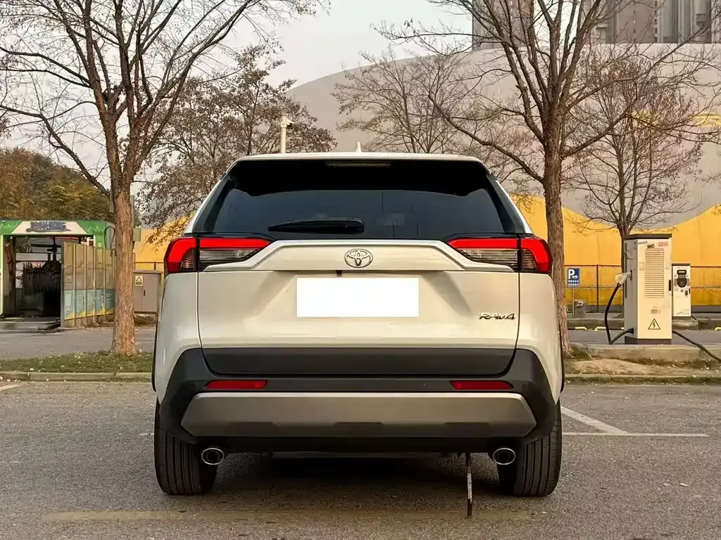 Toyota RAV4 2024 из CN, фото 8