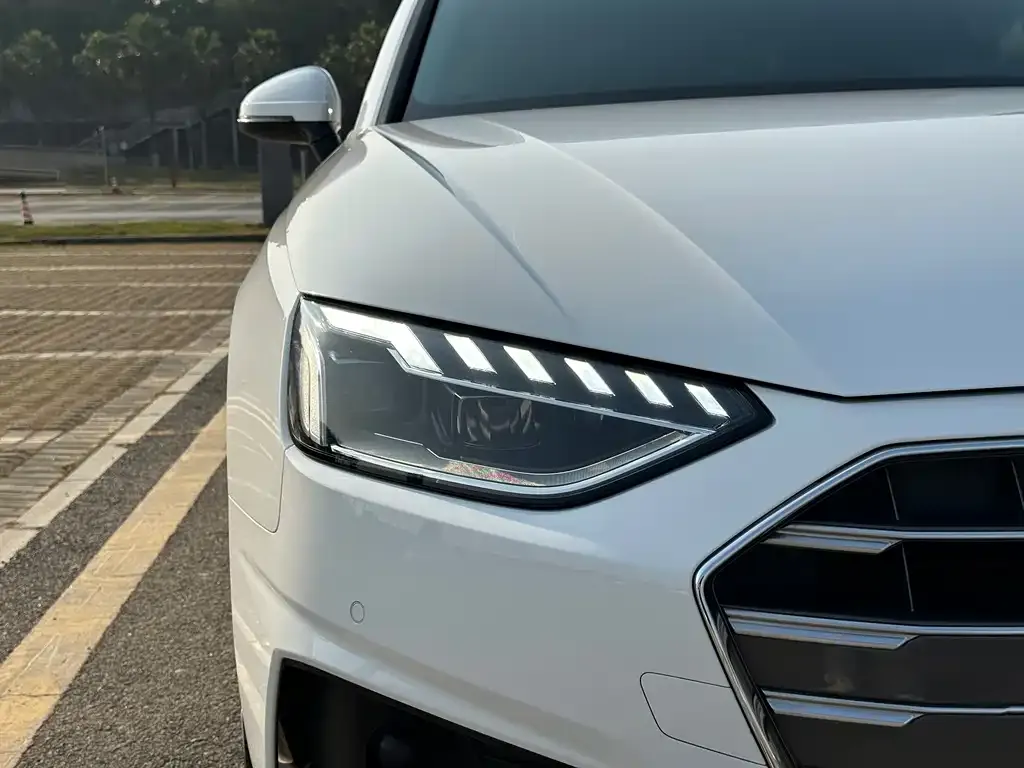 Audi A4L 2021 из CN, фото 6