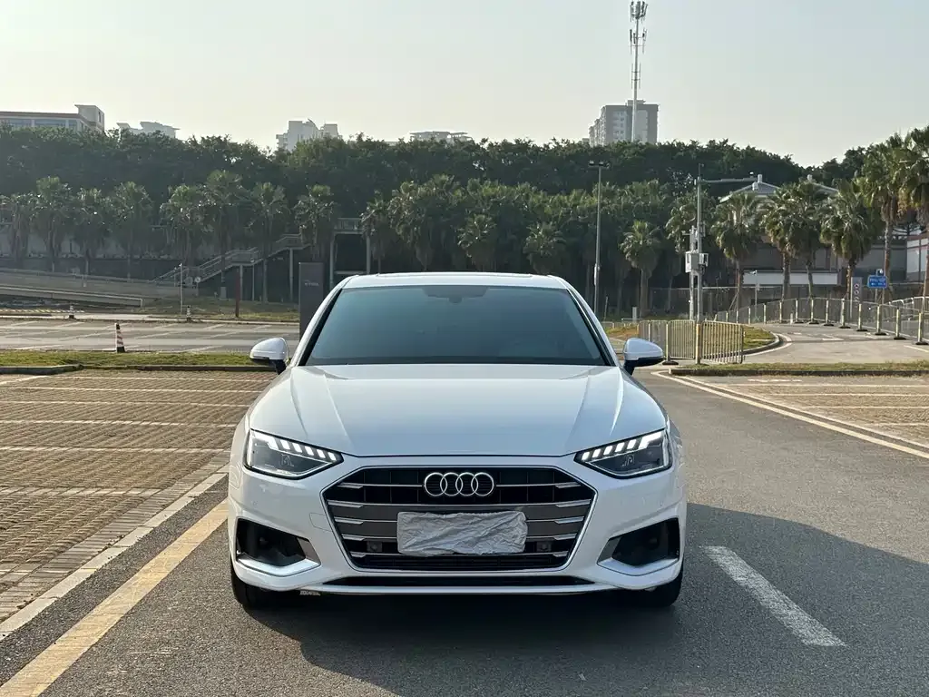 Audi A4L 2021 из CN, фото 10