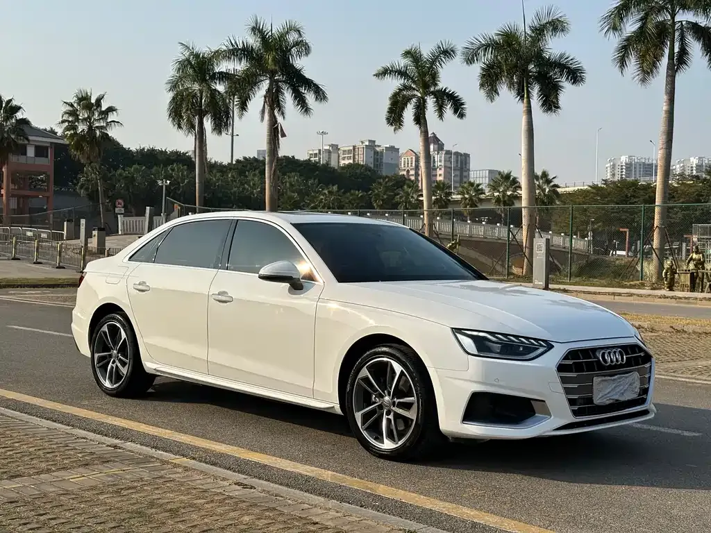 Audi A4L 2021 из CN, фото 9