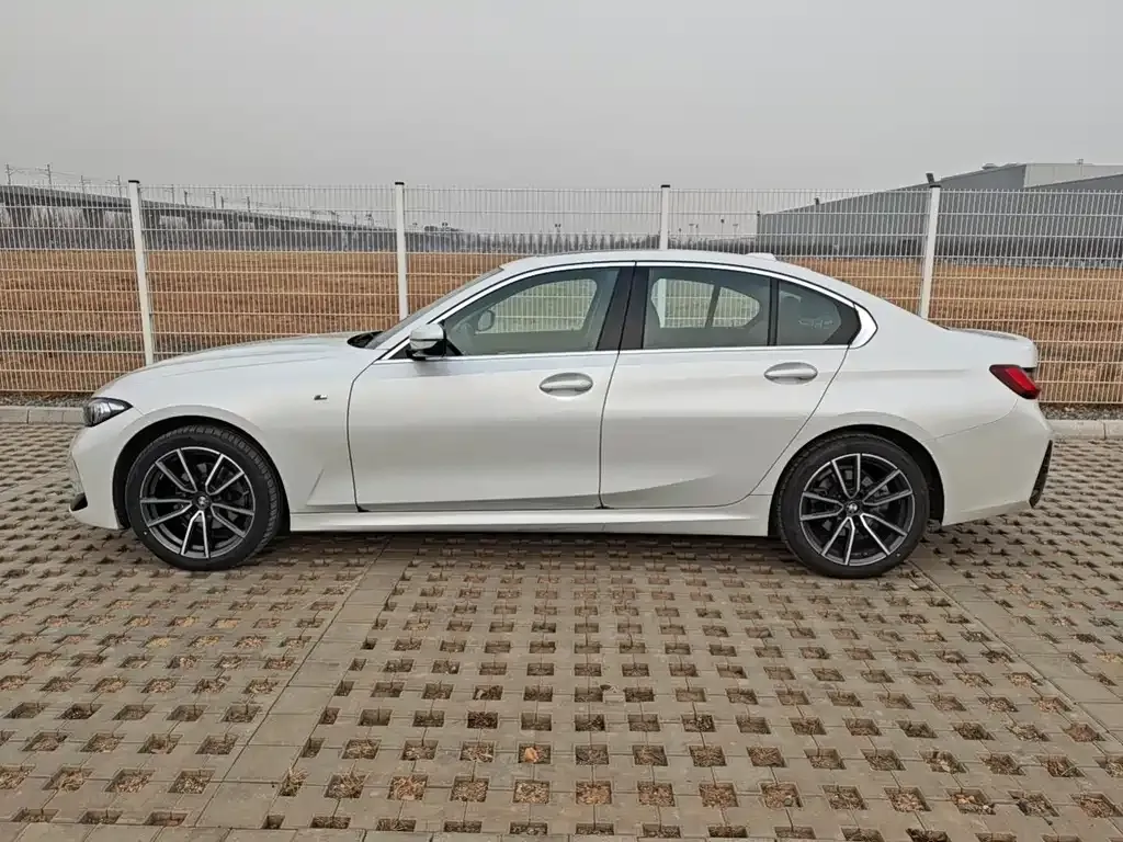 BMW 3 Series 2025 из CN, фото 2