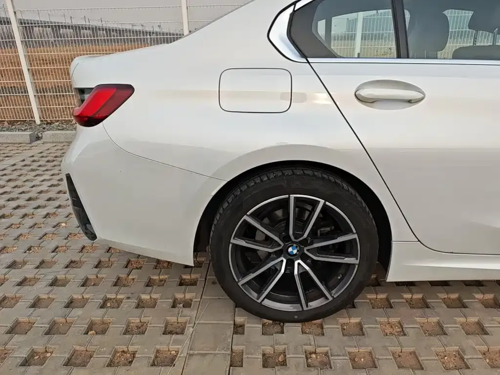 BMW 3 Series 2025 из CN, фото 5