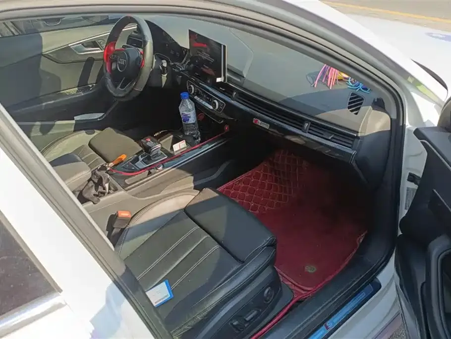 Audi A4L 2021 из CN, фото 8