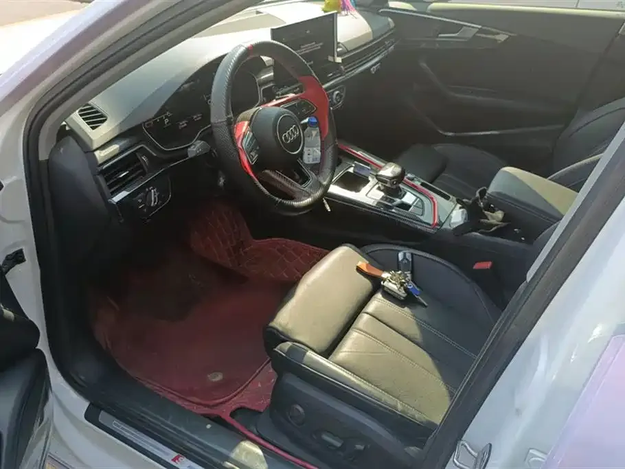 Audi A4L 2021 из CN, фото 2