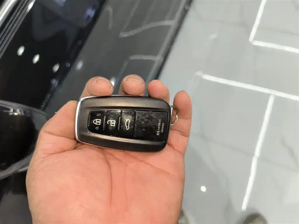 Toyota Avalon 2024 из CN, фото 4