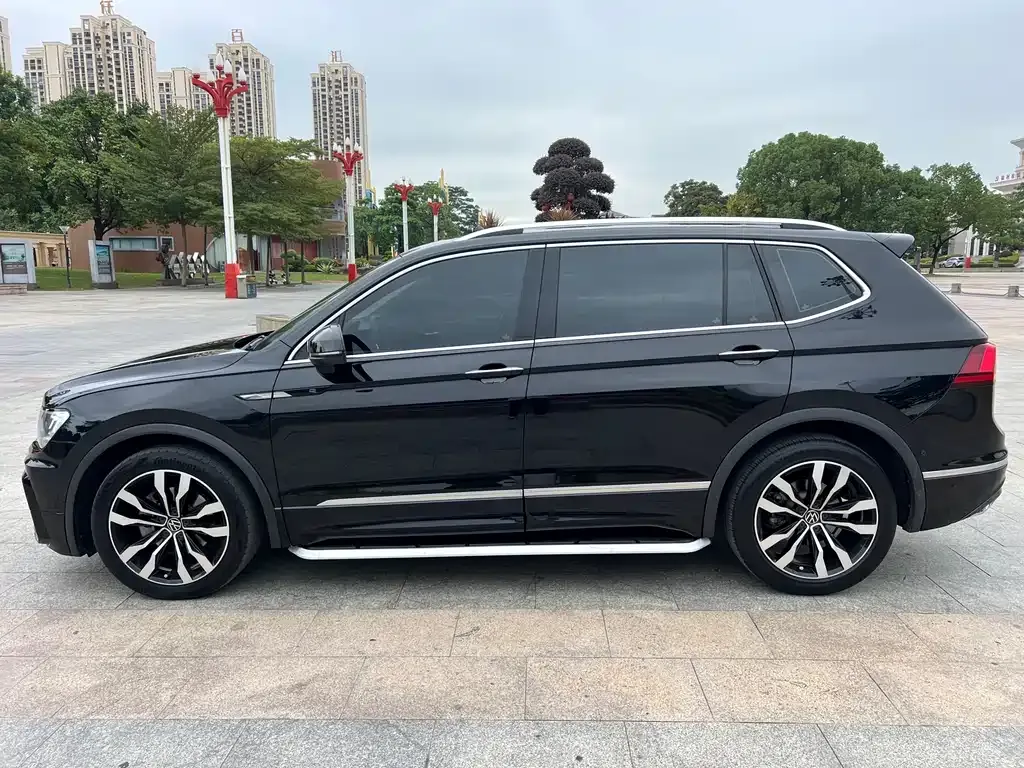 Volkswagen Tiguan L 2021 из CN, фото 4