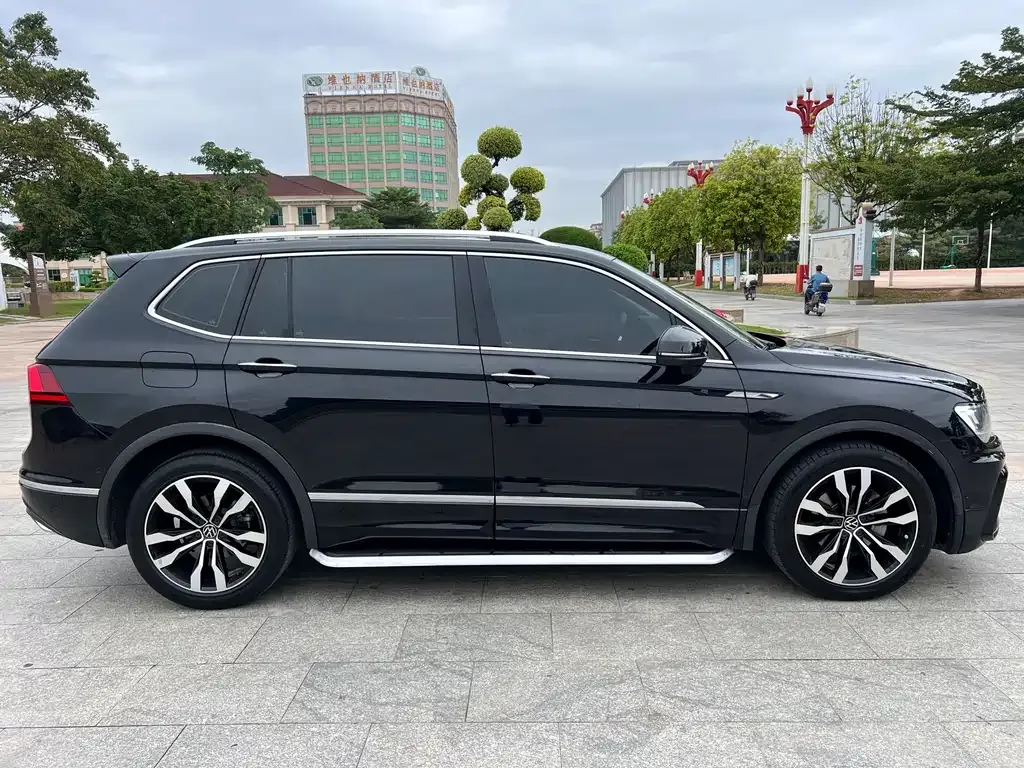 Volkswagen Tiguan L 2021 из CN, фото 8
