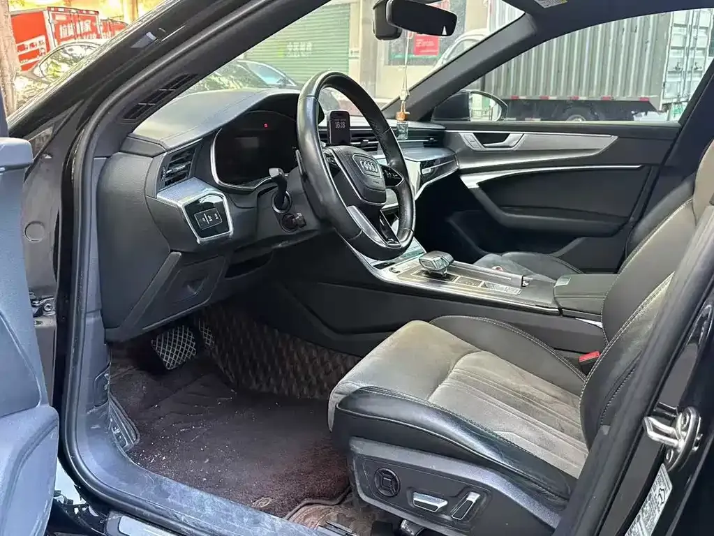 Audi A6L 2022 из CN, фото 4