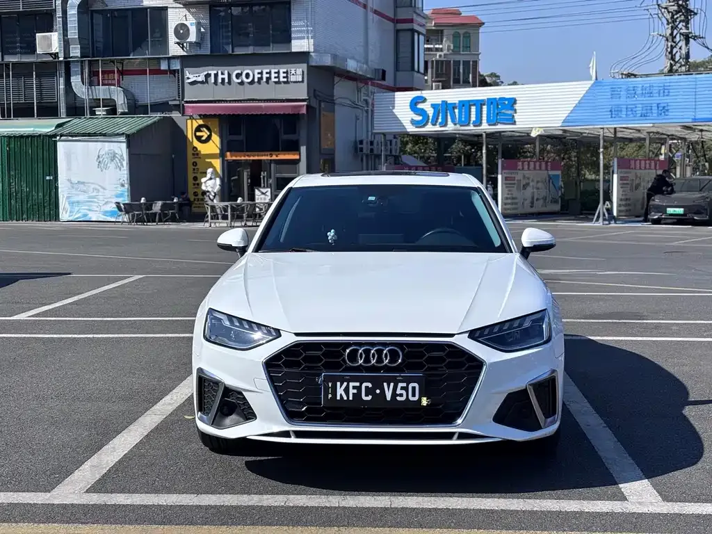 Audi A4L 2021 из CN, фото 6
