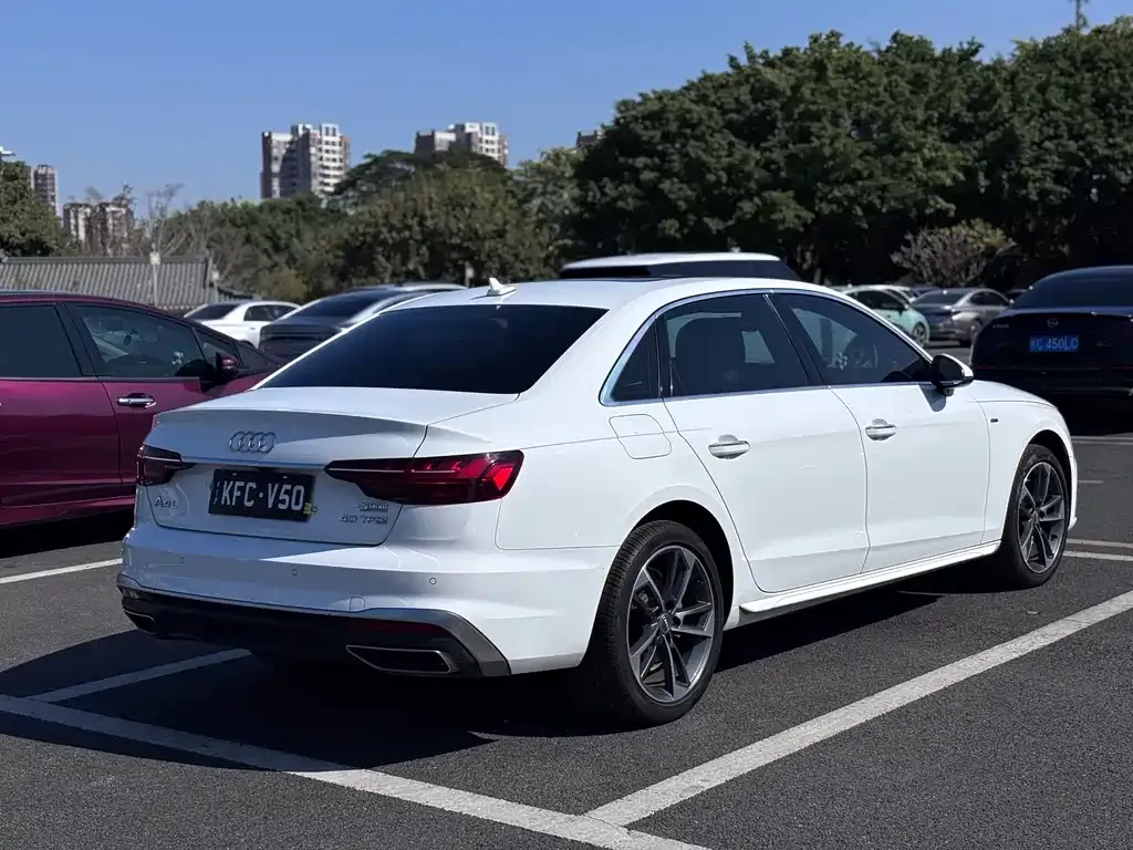 Audi A4L 2021 из CN, фото 7