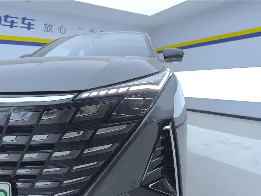 Changan UNI-Z New Energy 2025 из CN, фото 2