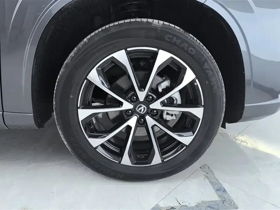 Changan UNI-Z New Energy 2025 из CN, фото 10