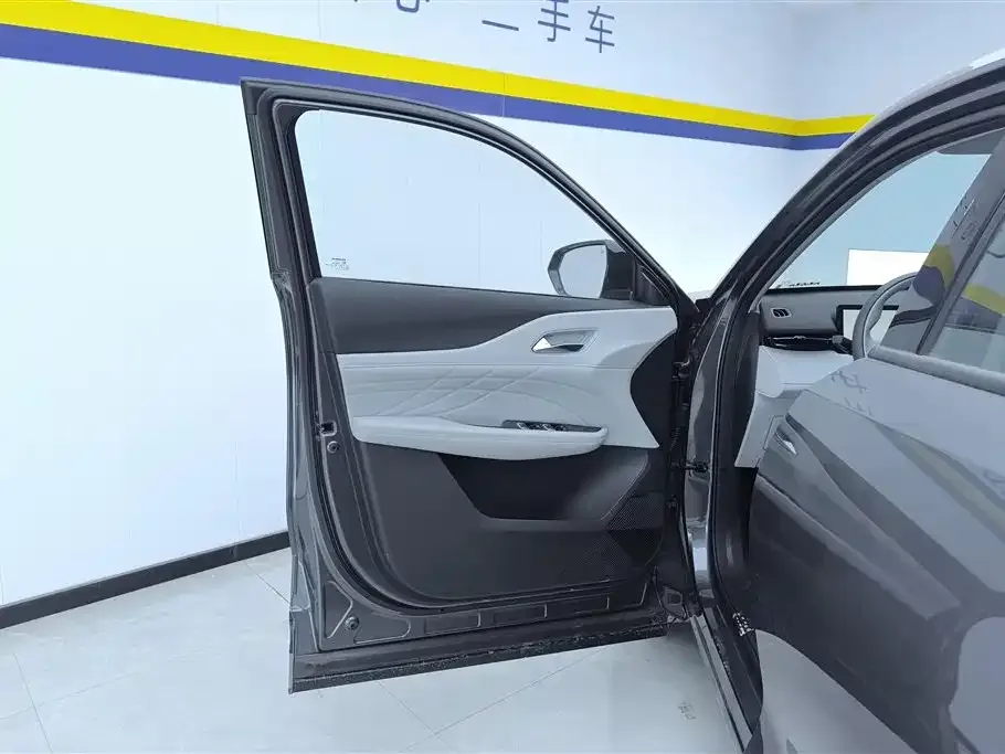 Changan UNI-Z New Energy 2025 из CN, фото 3