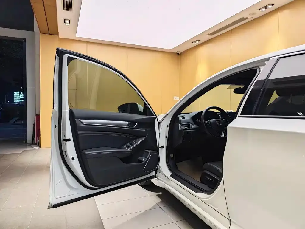 Honda Inspire 2023 из CN, фото 4