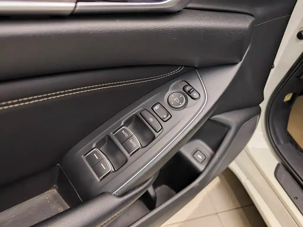 Honda Inspire 2023 из CN, фото 5