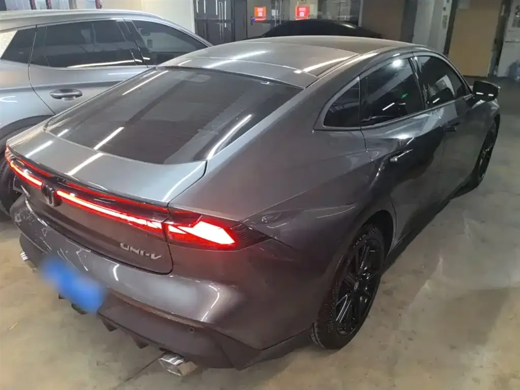 Changan UNI-V 2023 из CN, фото 2