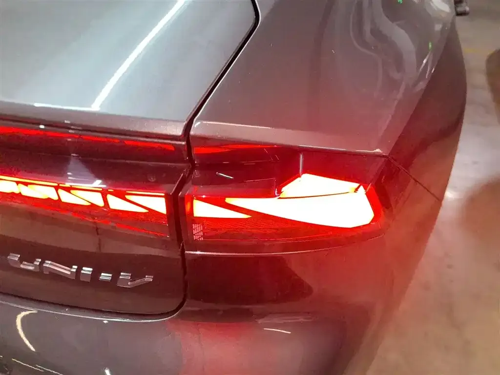 Changan UNI-V 2023 из CN, фото 5