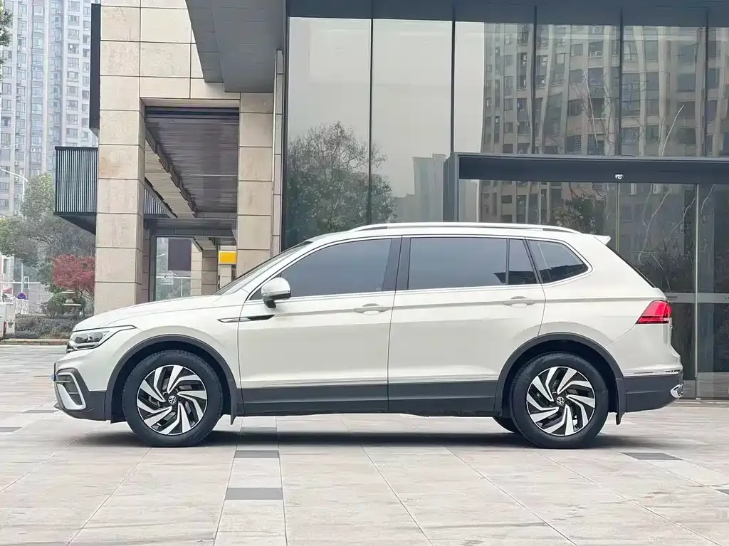 Volkswagen Tiguan L 2021 из CN, фото 6