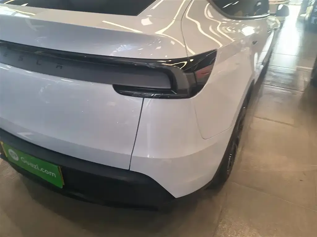 Tesla Model Y 2025 из CN, фото 6