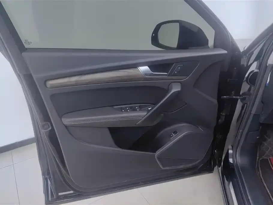 Audi Q5L 2022 из CN, фото 5