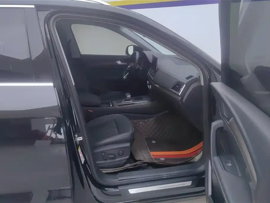 Audi Q5L 2022 из CN, фото 2