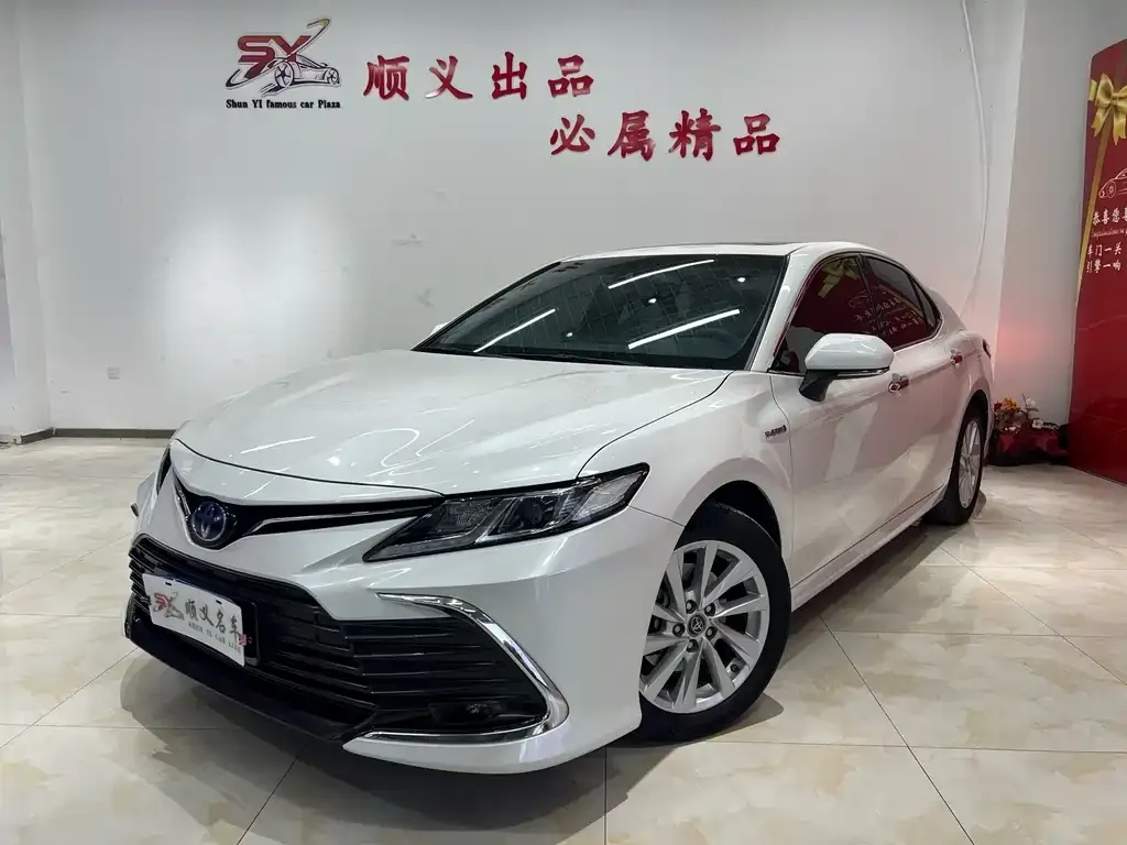 Toyota Camry 2023 из CN, фото 1
