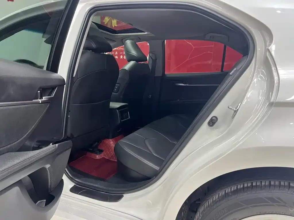 Toyota Camry 2023 из CN, фото 5