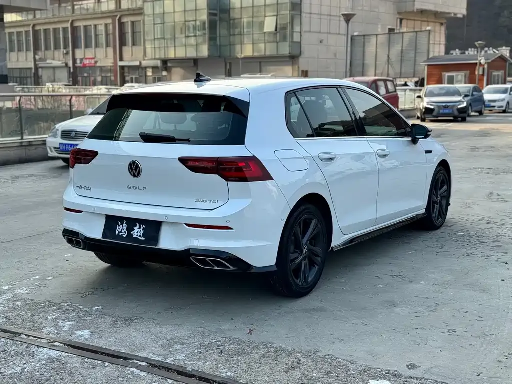 Volkswagen Golf 2023 из CN, фото 4