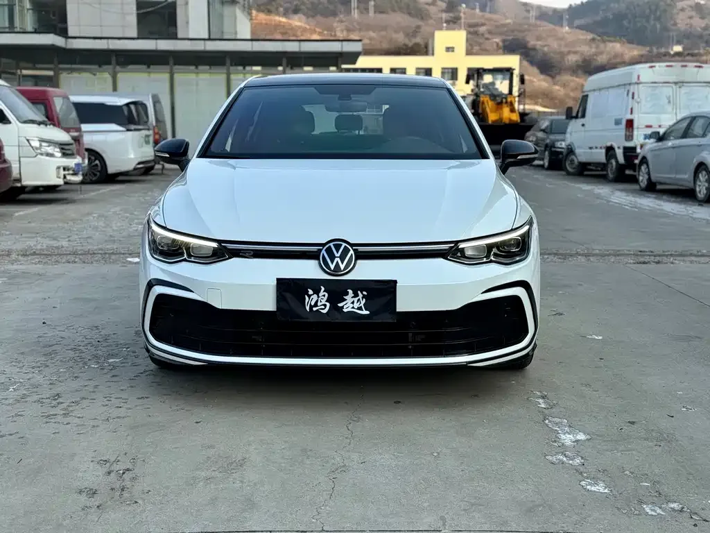 Volkswagen Golf 2023 из CN, фото 3