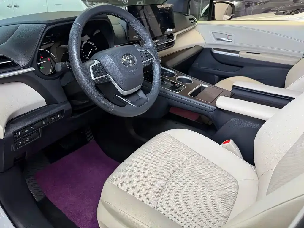 Toyota Granvia 2023 из CN, фото 3