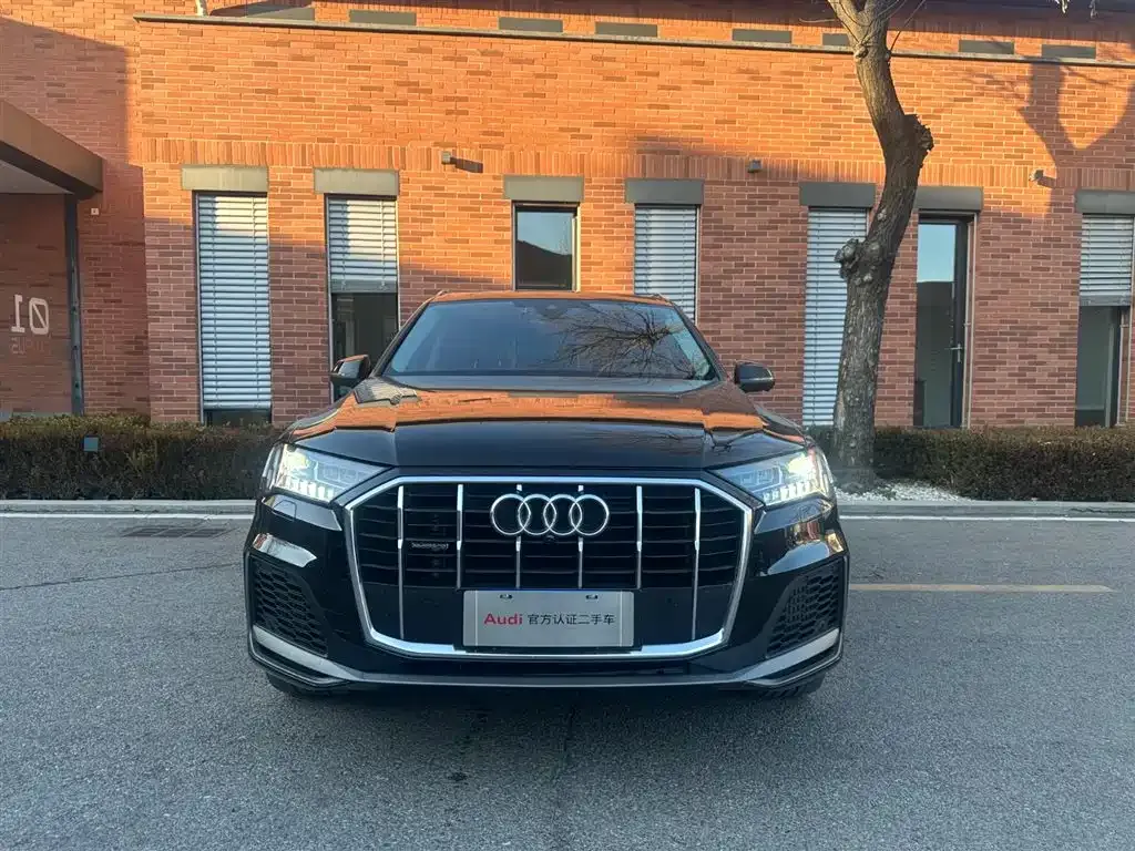 Audi Q7 2023 из CN, фото 9