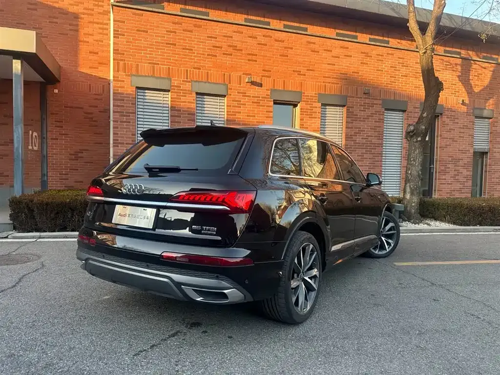 Audi Q7 2023 из CN, фото 10