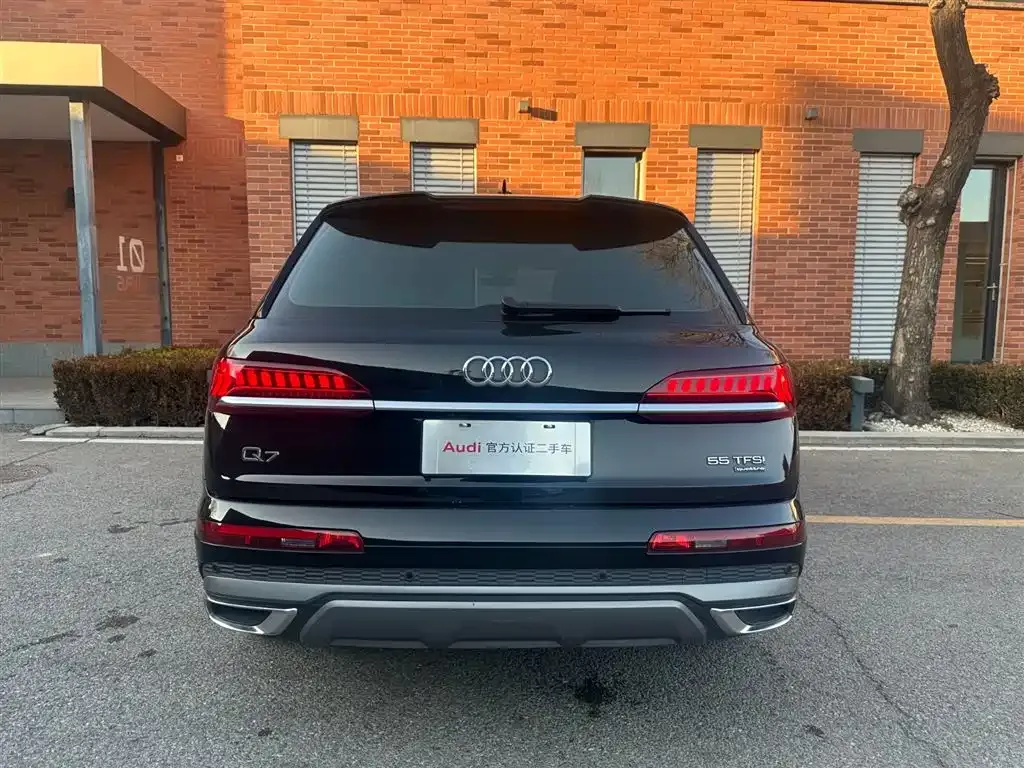 Audi Q7 2023 из CN, фото 8