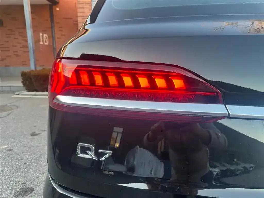 Audi Q7 2023 из CN, фото 2