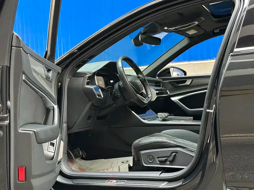 Audi A6L 2021 из CN, фото 7