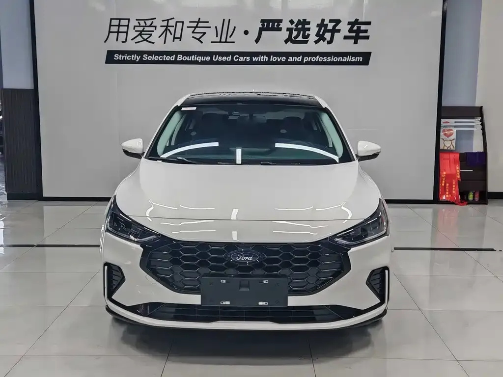 Ford Focus 2023 из CN, фото 4