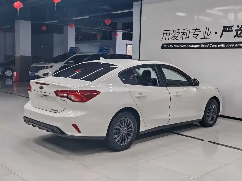 Ford Focus 2023 из CN, фото 7