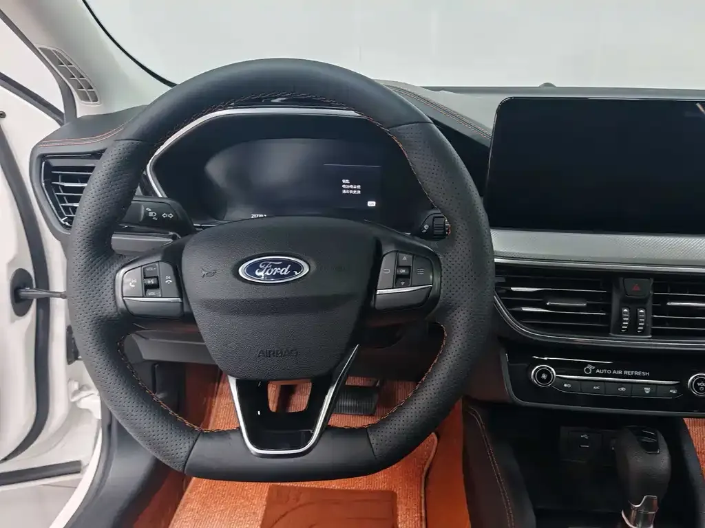Ford Focus 2023 из CN, фото 5