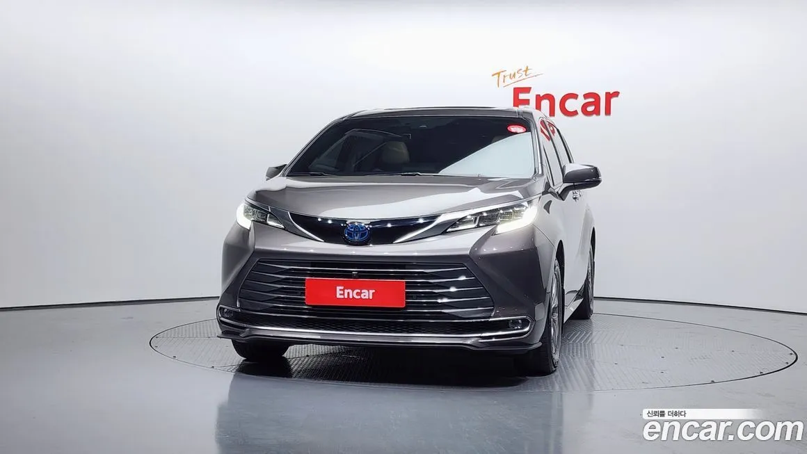 Toyota Sienna 2023 из KR, фото 2