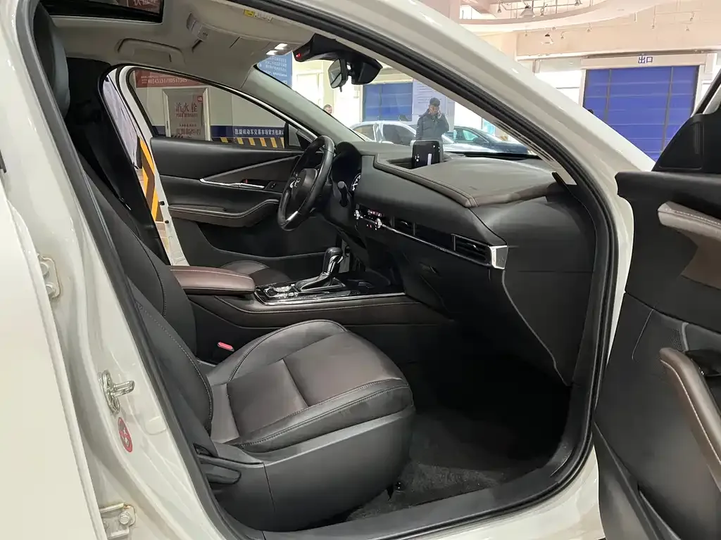 Mazda CX-30 2021 из CN, фото 3